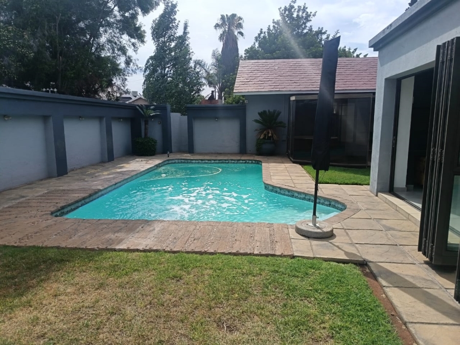 5 Bedroom Property for Sale in Monument Heights Northern Cape